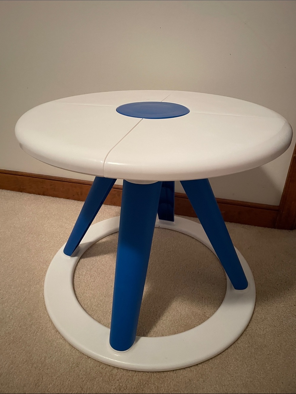 Baby Einstein table